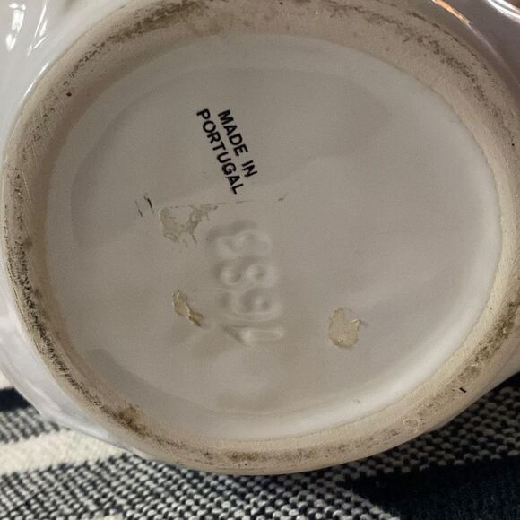 White Glazed Ceramic Seahorse Pitcher by Sanor Cerámica Portugal - Picture 8 of 9